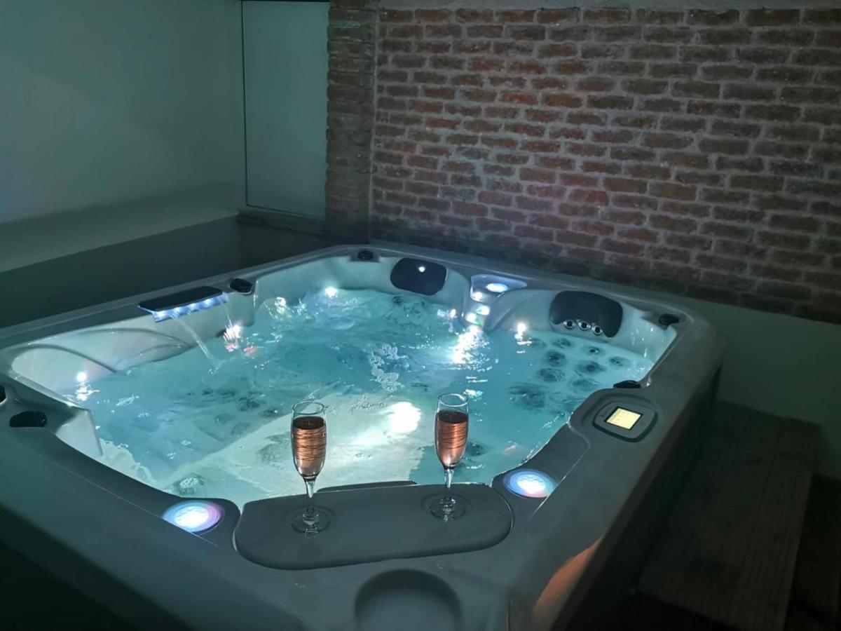 Gite Le Jardin Secret Et Gite Au Temps Suspendu Montpezat  Eksteriør bilde